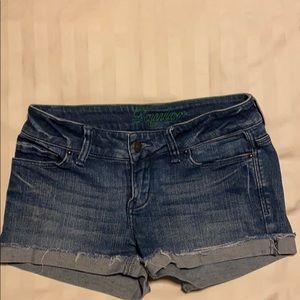 Delia’s stretch Jean Shorts